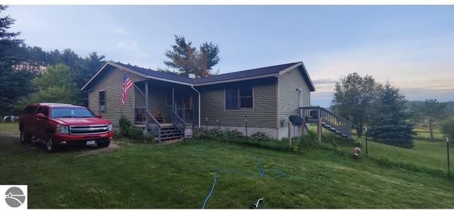 4464 E Wagner Road, Lake City, MI 49651