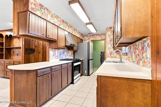 326 Fairview Drive, Biloxi, MS 39531