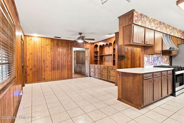 326 Fairview Drive, Biloxi, MS 39531