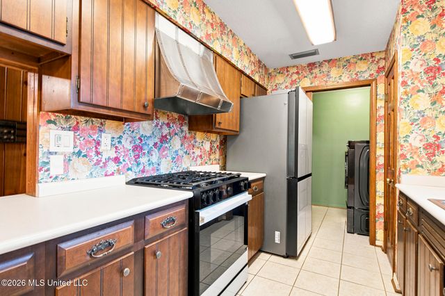 326 Fairview Drive, Biloxi, MS 39531