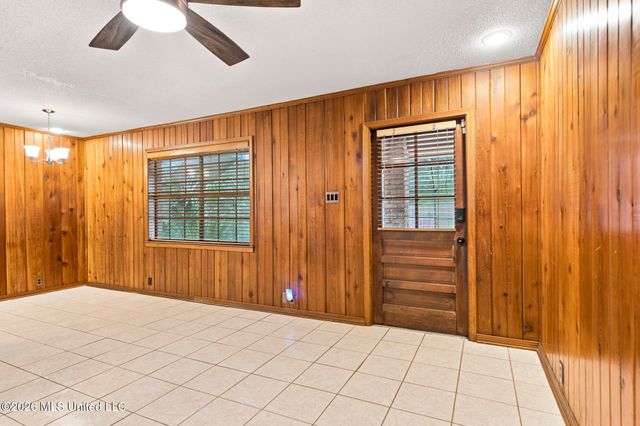 326 Fairview Drive, Biloxi, MS 39531