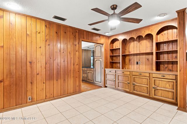 326 Fairview Drive, Biloxi, MS 39531