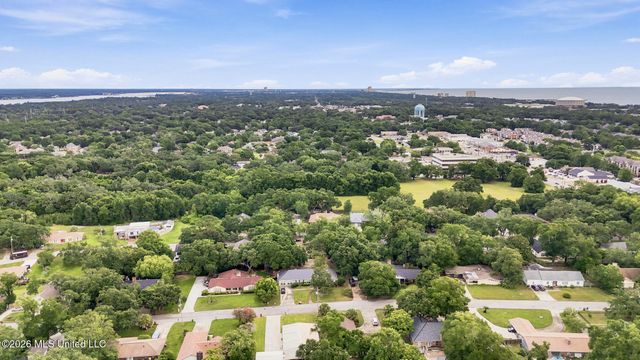 326 Fairview Drive, Biloxi, MS 39531