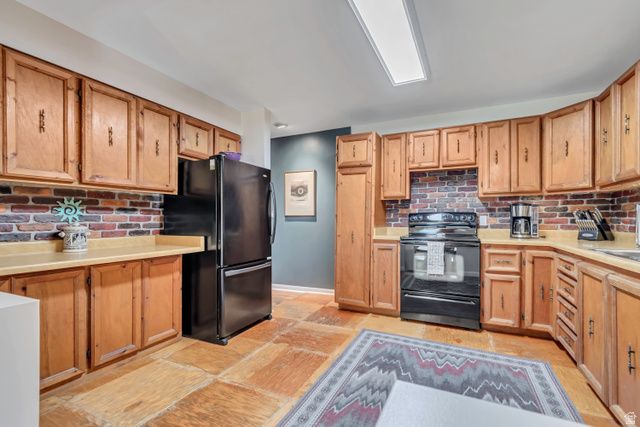 27 W VALLEY DR, Murray, UT 84107