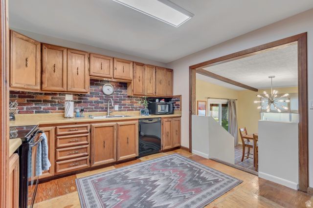 27 W VALLEY DR, Murray, UT 84107