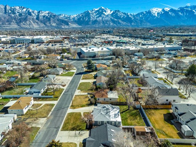 27 W VALLEY DR, Murray, UT 84107
