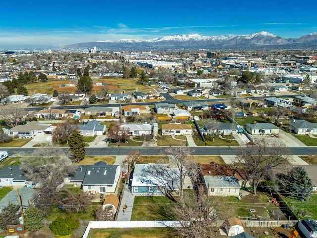 27 W VALLEY DR, Murray, UT 84107