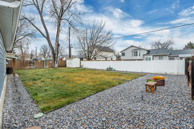 27 W VALLEY DR, Murray, UT 84107