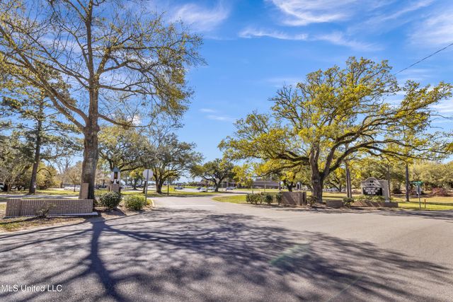 6516 Koula Drive, Diamondhead, MS 39525