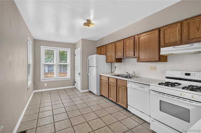 2524 4th Street, Trenton, MI 48183
