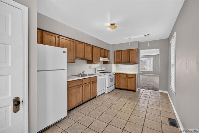 2524 4th Street, Trenton, MI 48183
