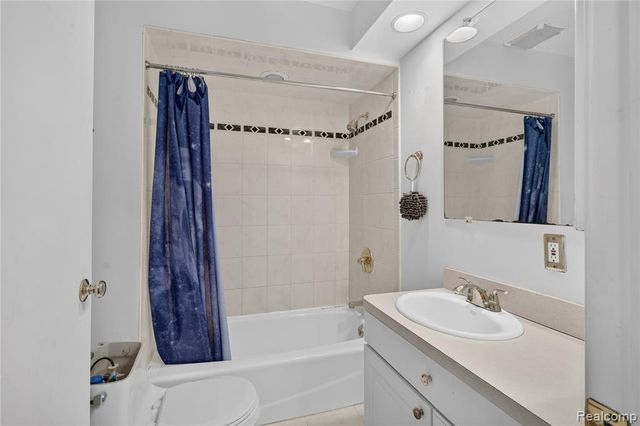 2524 4th Street, Trenton, MI 48183
