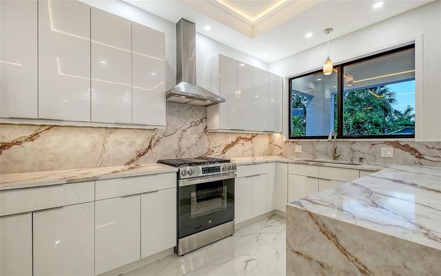 2483 BAY STREET, Sarasota, FL 34237