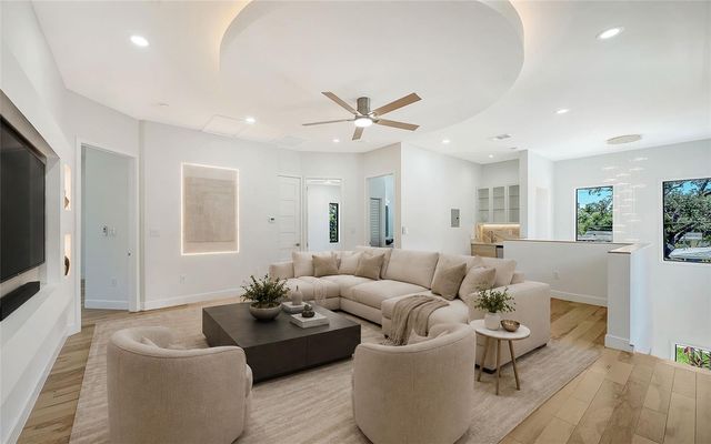 2483 BAY STREET, Sarasota, FL 34237