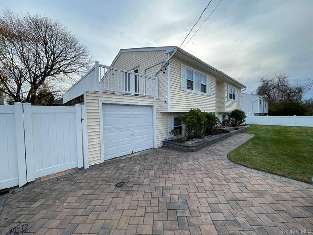 70 Birch Road, Amityville, NY 11701