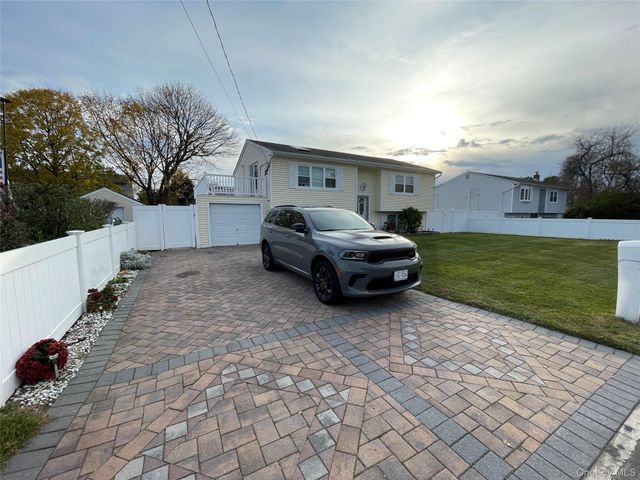 70 Birch Road, Amityville, NY 11701