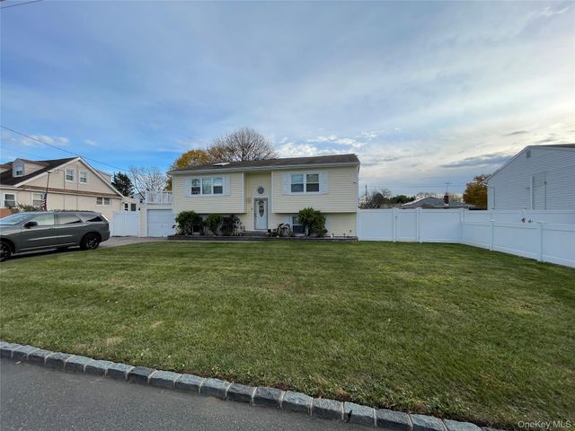 70 Birch Road, Amityville, NY 11701