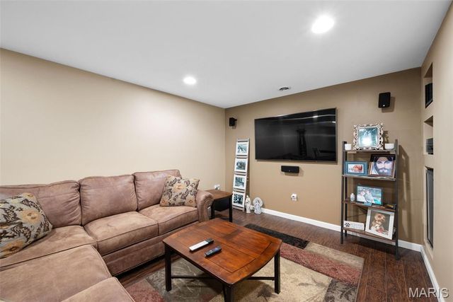 574 Larksmore Court, Ballwin, MO 63021