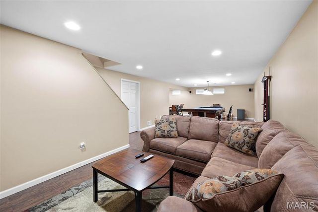 574 Larksmore Court, Ballwin, MO 63021