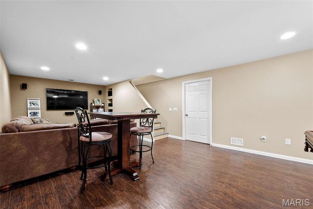 574 Larksmore Court, Ballwin, MO 63021