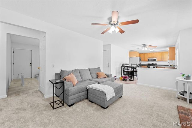 574 Larksmore Court, Ballwin, MO 63021