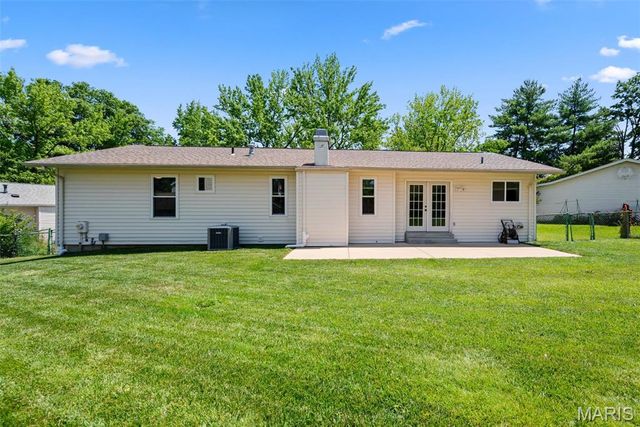 574 Larksmore Court, Ballwin, MO 63021