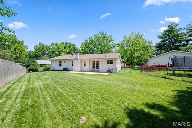 574 Larksmore Court, Ballwin, MO 63021