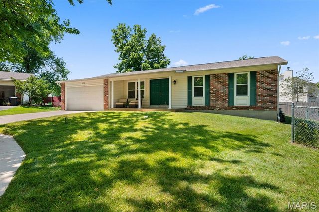 574 Larksmore Court, Ballwin, MO 63021