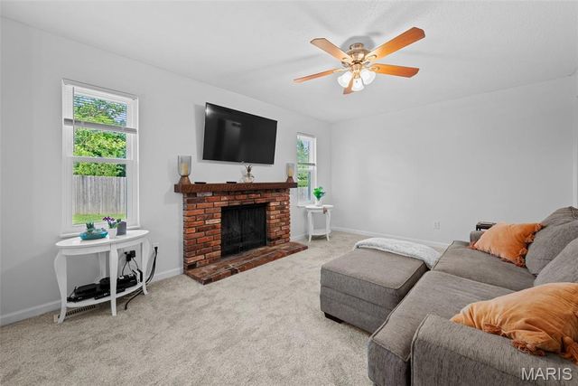574 Larksmore Court, Ballwin, MO 63021