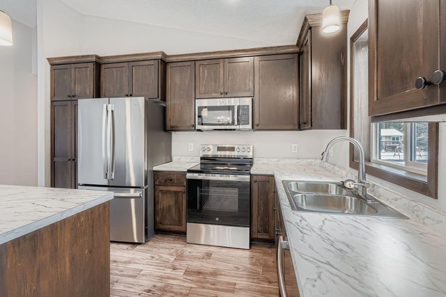 510 Lois Lane, Lino Lakes, MN 55014