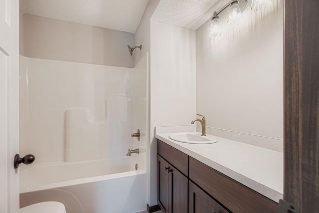 510 Lois Lane, Lino Lakes, MN 55014