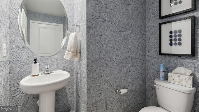 8 HALF HITCH RD, Barnegat, NJ 08005