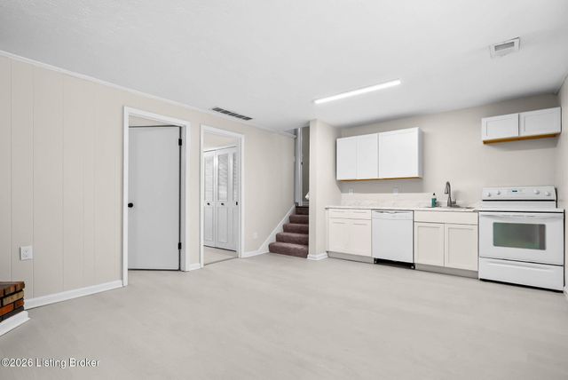 3716 Longview Rd, Louisville, KY 40299