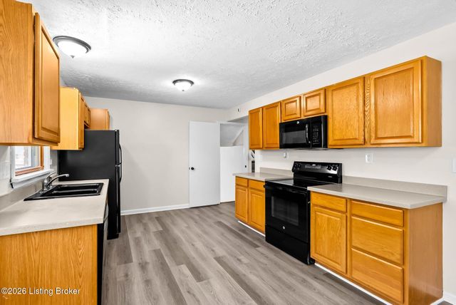 3716 Longview Rd, Louisville, KY 40299