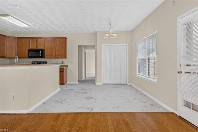 100 Hamer RD, Suffolk, VA 23434