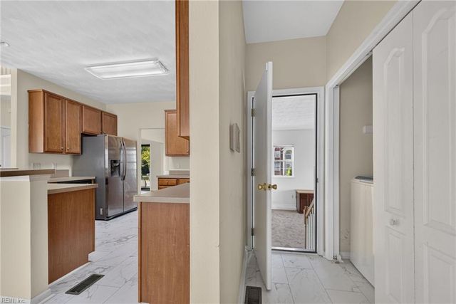 100 Hamer RD, Suffolk, VA 23434