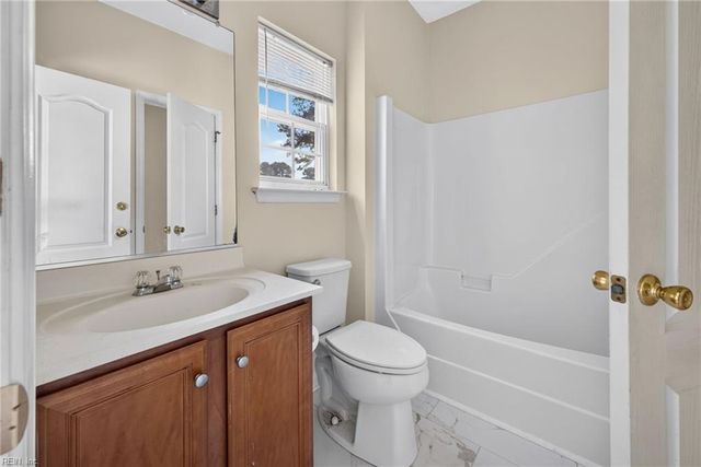 100 Hamer RD, Suffolk, VA 23434