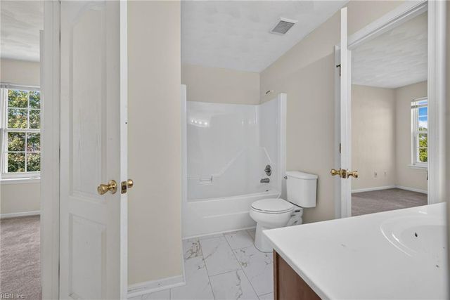 100 Hamer RD, Suffolk, VA 23434