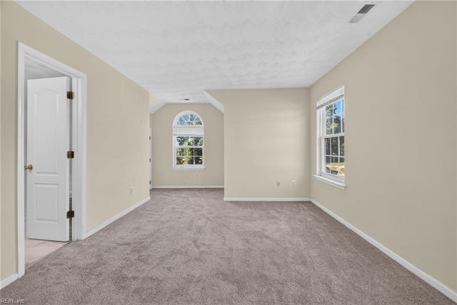 100 Hamer RD, Suffolk, VA 23434