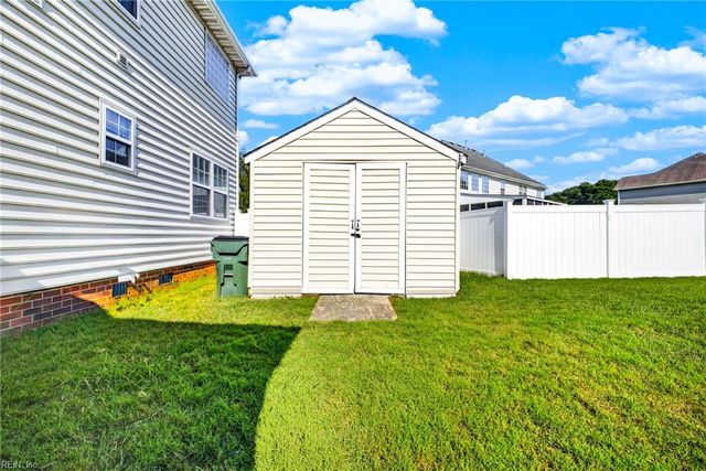 100 Hamer RD, Suffolk, VA 23434
