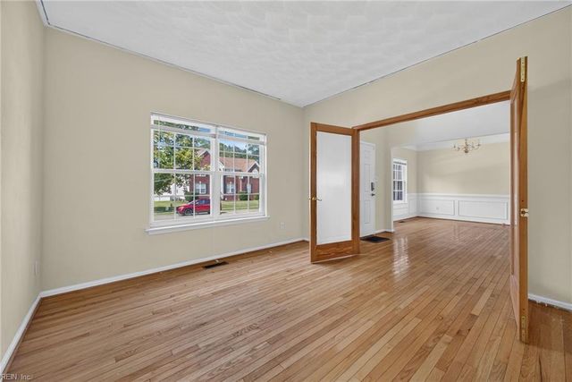 100 Hamer RD, Suffolk, VA 23434