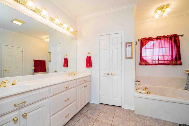1855 Phillips Springs Rd, Gladewater, TX 75647