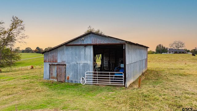 1855 Phillips Springs Rd, Gladewater, TX 75647