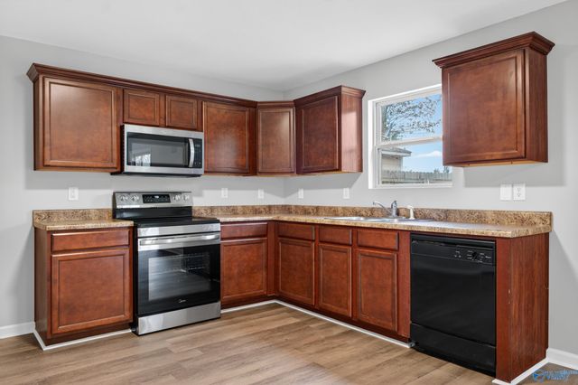 165 Sedgewick Drive, Owens Cross Roads, AL 35763