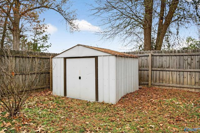 165 Sedgewick Drive, Owens Cross Roads, AL 35763