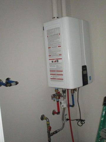 808 N BARELA CIR, Centralia, MO 65240