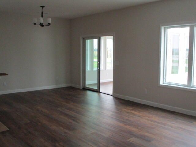 808 N BARELA CIR, Centralia, MO 65240