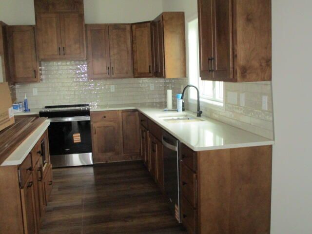 808 N BARELA CIR, Centralia, MO 65240