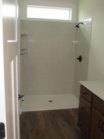 808 N BARELA CIR, Centralia, MO 65240