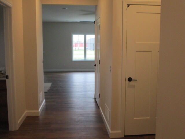 808 N BARELA CIR, Centralia, MO 65240